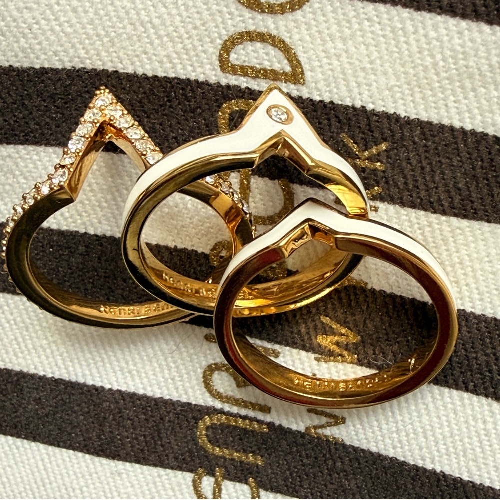 FINAL PRICE NWOT Henri Bendel 7 White Enamel Gold Tone Trio Stacked Rings Stack - Picture 10 of 11